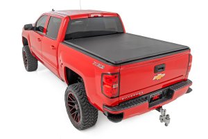 Chevrolet Silverado 1500 Soft Roll Up Bed Cover - Rough Country - Top-mount with black powder-coated aluminum frame - Matte Black - '14-'18